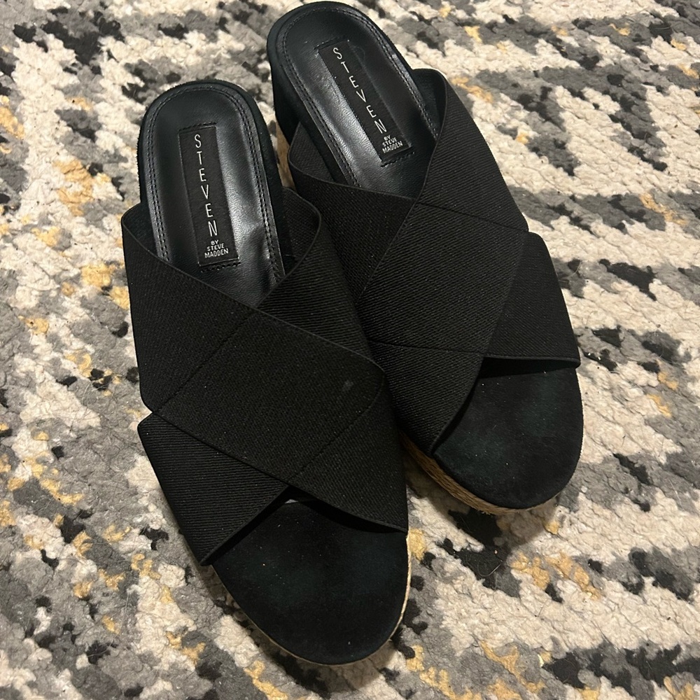 STEVEN BY STEVE MADDEN Black Kaycee
Platform Wedge Sandal Size 9.5